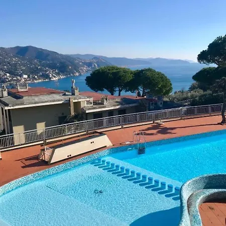 The Poet Bay - With Pool Apartment