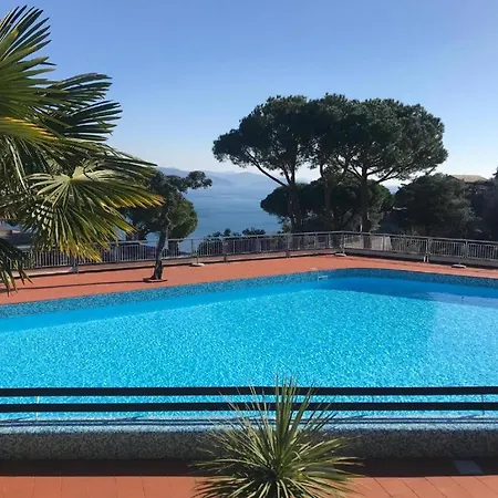 Apartment The Poet Bay - With Pool
