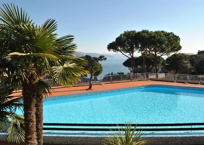 The Poet Bay - With Pool Apartman Rapallo